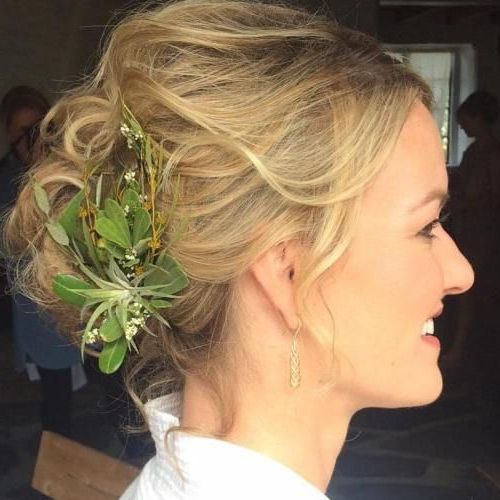 40 Best Short Wedding Hairstyles That Make You Say “Wow!” | Messy Regarding Large Hair Rollers Bridal Hairstyles (View 15 of 25)