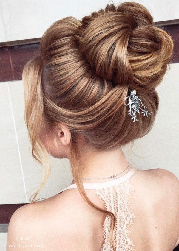 40 Best Wedding Hairstyles For Long Hair | Deer Pearl Flowers Pertaining To Pearls Bridal Hairstyles (View 9 of 25)