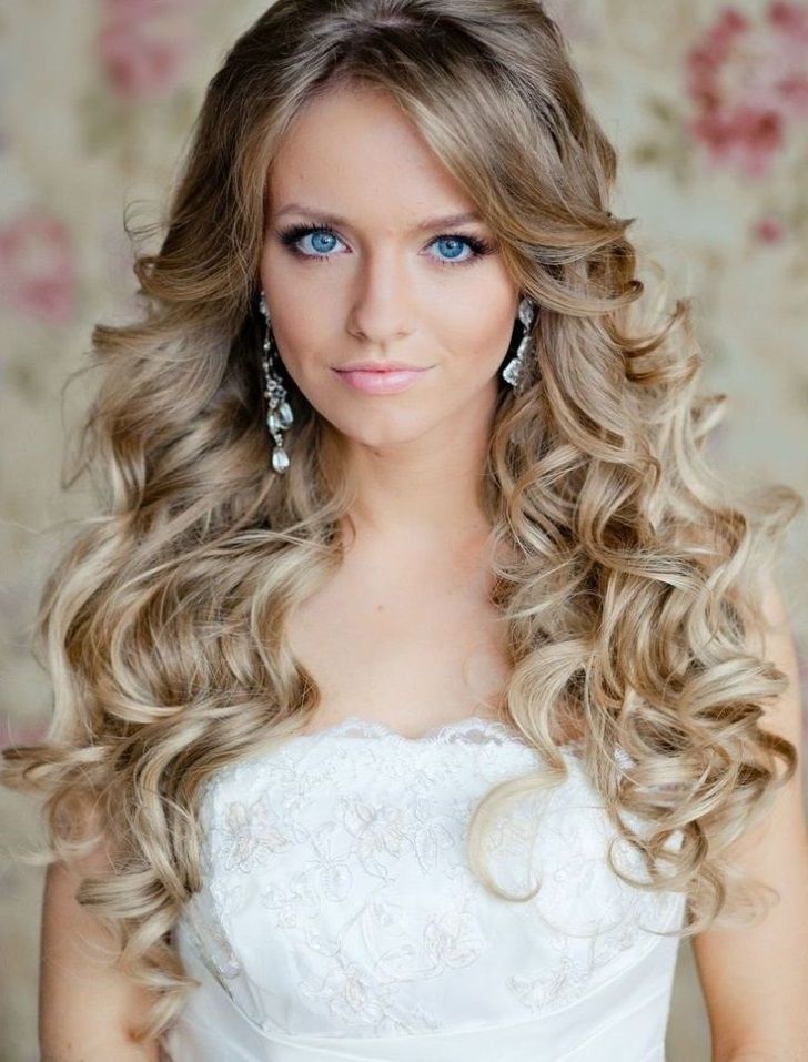 Featured Photo of Top 25 of Fabulous Cascade of Loose Curls Bridal Hairstyles