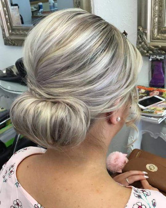 Mother Of The Bride Hairstyles: 24 Elegant Looks For 2019 Intended For Sophisticated Mother Of The Bride Hairstyles (View 2 of 25)