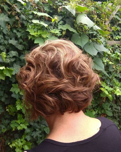 Mother Of The Bride Hairstyles: 25 Elegant Looks For 2019 Pertaining To Professionally Curled Short Bridal Hairstyles (View 19 of 25)