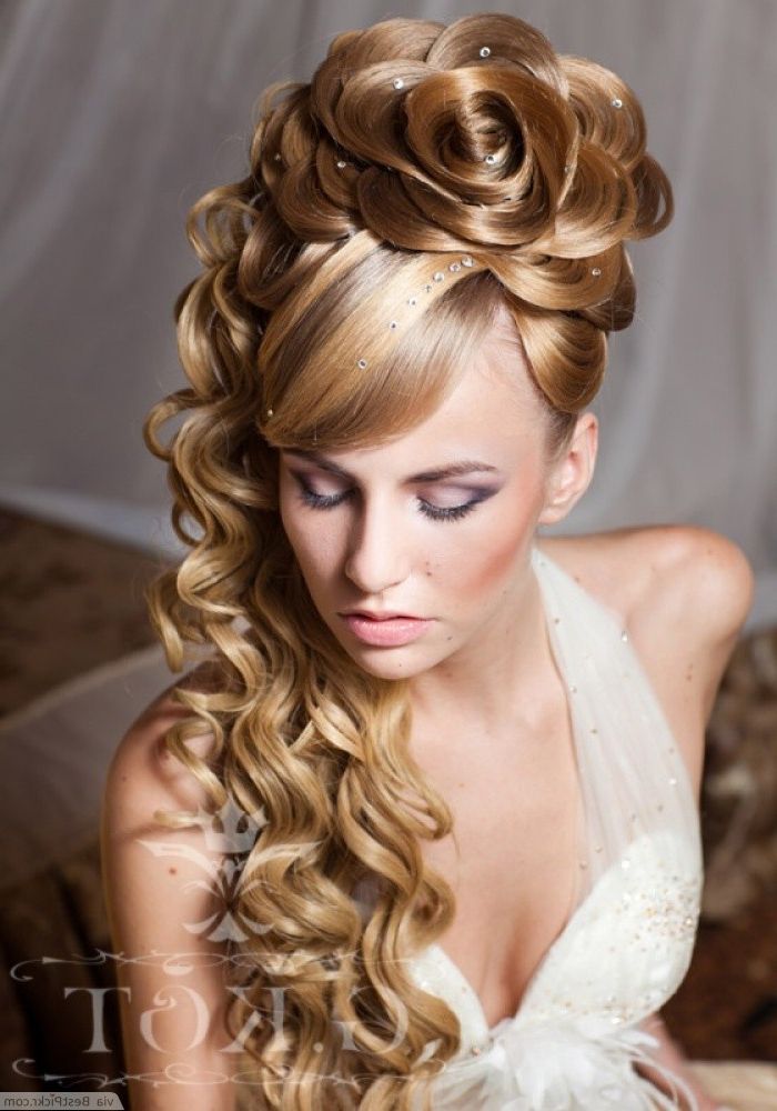 Featured Photo of 2024 Best of Long Cascading Curls Prom Hairstyles
