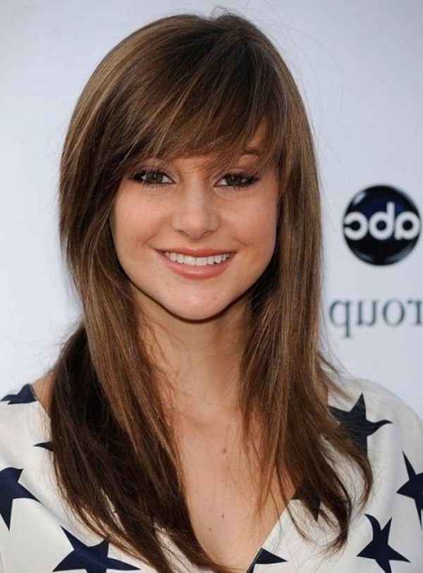 101 Classic Side Swept Bangs For Every Type Of Hair – Style Easily In Side Swept Bangs Long Hairstyles (Photo 15 of 25)