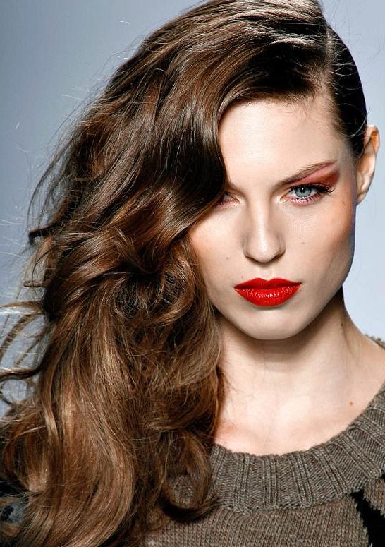 15 Stylish Hairstyles With Deep Side Part – Pretty Designs With Long Hairstyles Deep Side Part (View 6 of 25)