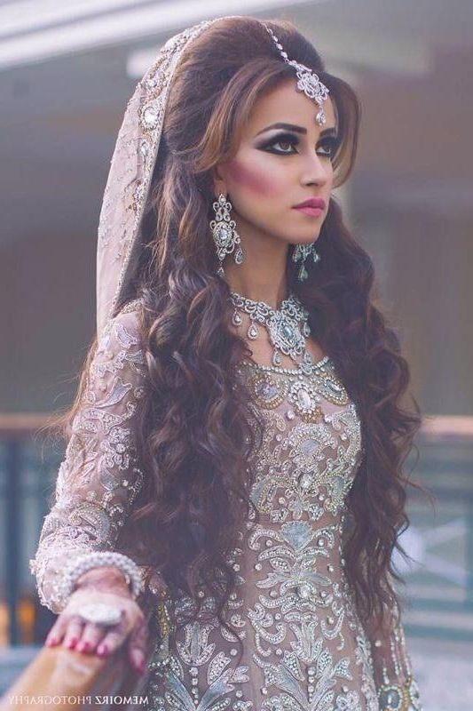 16 Glamorous Indian Wedding Hairstyles – Pretty Designs Intended For Indian Bridal Long Hairstyles (View 20 of 25)