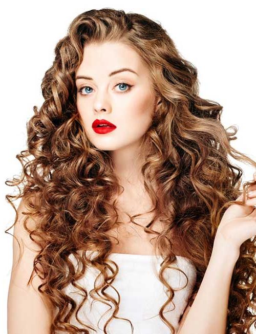 20 Amazing Layered Hairstyles For Curly Hair Pertaining To Long Hairstyles Curls (View 10 of 25)