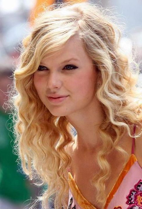 2013 Long Blonde Curly Hairstyles With Side Swept Bangs – Hairstyles With Regard To Beautiful Long Curly Hairstyles (Photo 23 of 25)