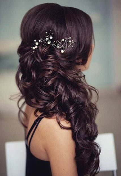21 Pretty Side Swept Hairstyles For Prom | Stayglam Hairstyles With Long Side Swept Curls Prom Hairstyles (View 2 of 25)