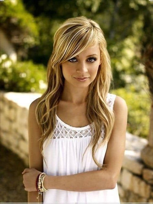 23 Alluring Side Bangs On Long Hair 2019 – Hairstylecamp For Layered Long Haircuts With Side Bangs (Photo 17 of 25)
