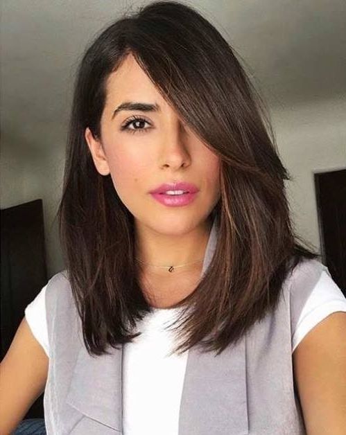 35 Long Bobs With Side Bangs To Look Like A Star [2019] For Side Fringe Long Hairstyles (View 5 of 25)