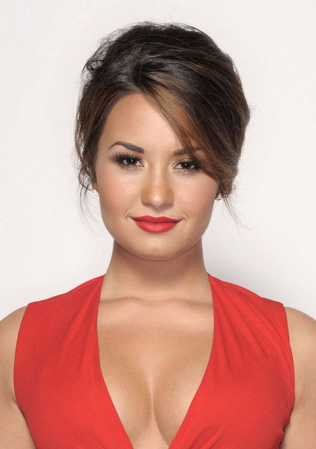 4 Demi Lovato Hairstyles: Long Hair – Popular Haircuts In Demi Lovato Long Hairstyles (View 10 of 25)