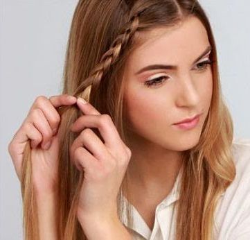 5 Easy Hairstyles Stepstep For Daily Intended For Dishevelled Side Tuft Prom Hairstyles (View 7 of 25)