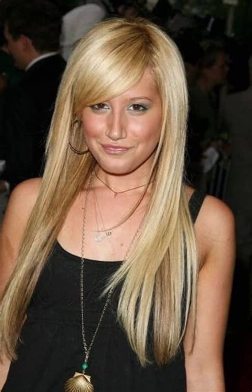 50 Fresh Hairstyle Ideas With Side Bangs To Shake Up Your Style Inside Long Hairstyles Side Bangs (Photo 21 of 25)