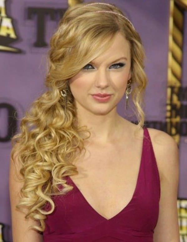 70 Prom Hair Ideas To Sparkle Like You Were A Queen Pertaining To Voluminous Prom Hairstyles To The Side (View 24 of 25)