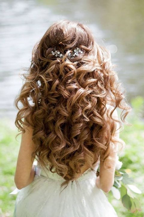 Breathtaking Wedding Hairstyles With Curls | Happywedd Regarding Long Hairstyles Curls Wedding (View 13 of 25)