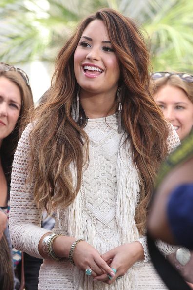 Demi Lovato Long Wavy Cut – Demi Lovato Long Hairstyles Looks Inside Demi Lovato Long Hairstyles (Photo 25 of 25)