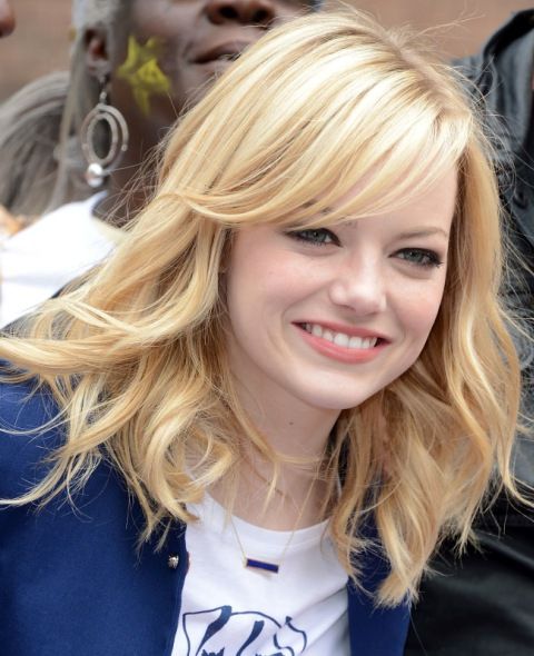 Emma Stone's Best Haircut For Long Necks And Round Faces For Long Neck Hairstyles (View 10 of 25)