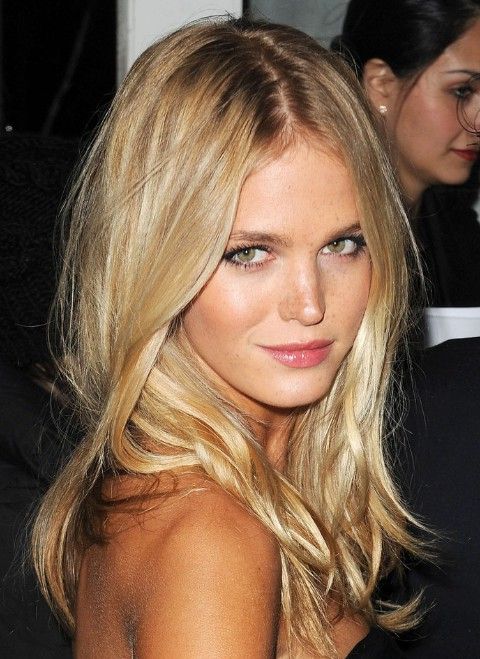 Long Blonde Center Part Hairstyle – Hairstyles Weekly Regarding Center Part Long Hairstyles (Photo 23 of 25)