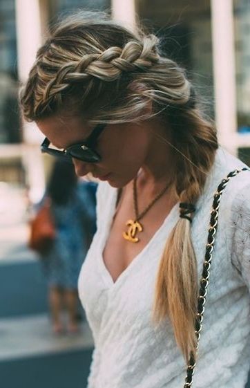 Perfect Side Braid: Long Hairstyles For Fall And Winter – Popular With Regard To Long Hairstyles For Fall (View 11 of 25)