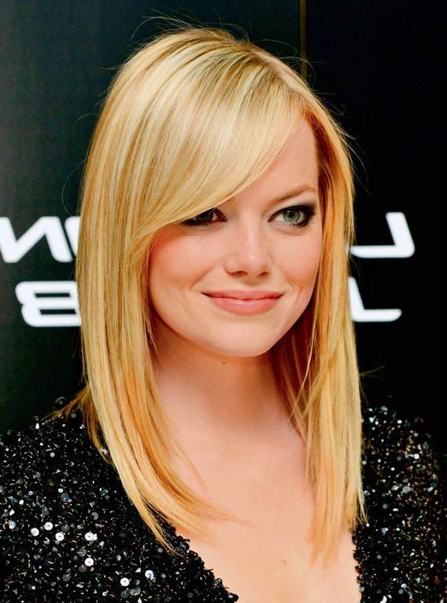 Swoop Bangs Hairstyle Emma Stone | Emma Stone | Bestone | Cortes De Within Long Hairstyles With Swoop Bangs (Photo 4 of 25)