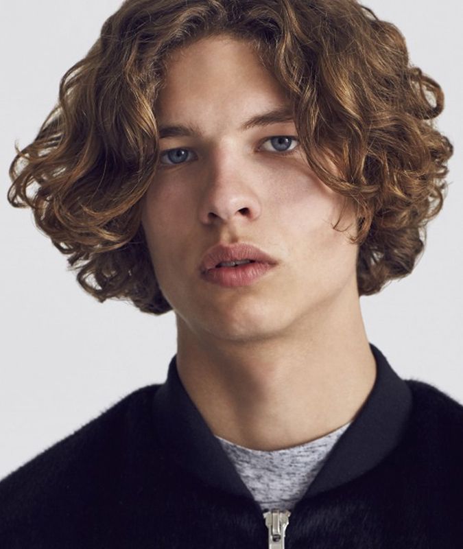 The Best Men's Wavy Hairstyles For 2019 | Fashionbeans Pertaining To Long Hairstyles Curly Hair (View 22 of 25)