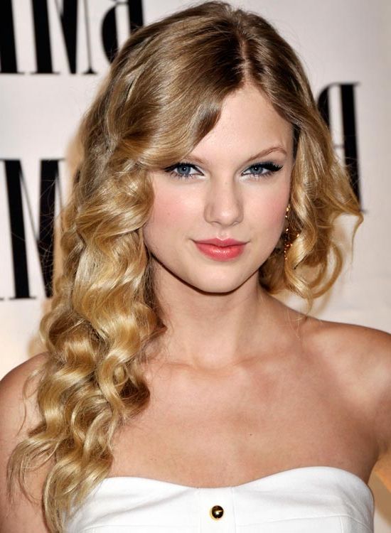 Top 50 Beautiful Wavy Long Hairstyles To Inspire You Pertaining To Long Waves Hairstyles (View 13 of 25)