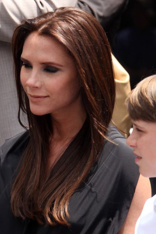 Victoria Beckham's Hairstyles & Hair Colors | Steal Her Style With Victoria Beckham Long Hairstyles (View 18 of 25)
