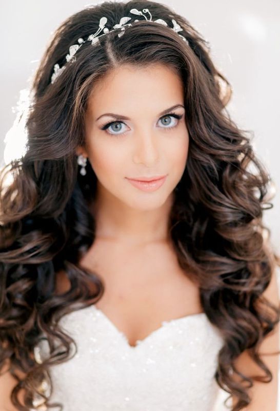 Wedding Hairstyle: Down In Curls | It Girl Weddings For Long Hairstyles For Weddings Hair Down (Photo 4 of 25)