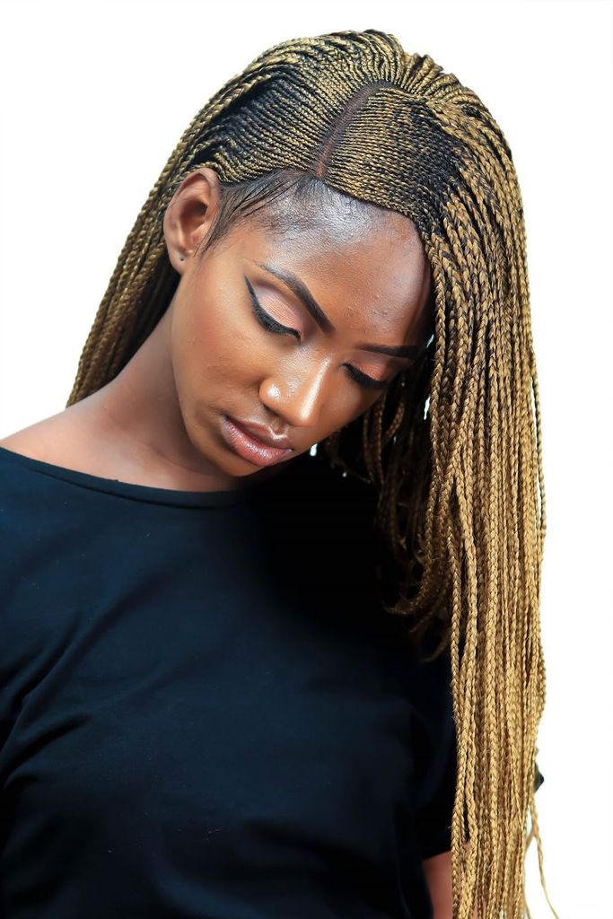 25 Charming Lemonade Braids To Rock Your Appearance For Most Recent Full Scalp Patterned Side Braided Hairstyles (View 3 of 25)