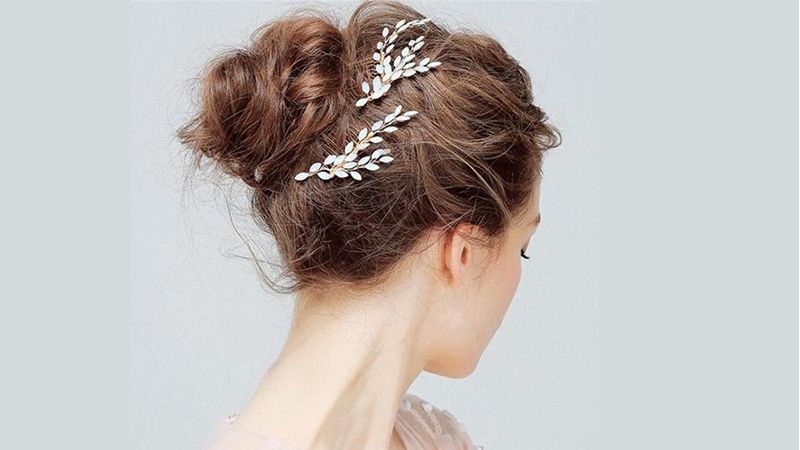 30 Stunning Prom Hairstyles For 2019 – The Trend Spotter Regarding Messy Bun Hairstyles With Double Headband (Photo 25 of 25)