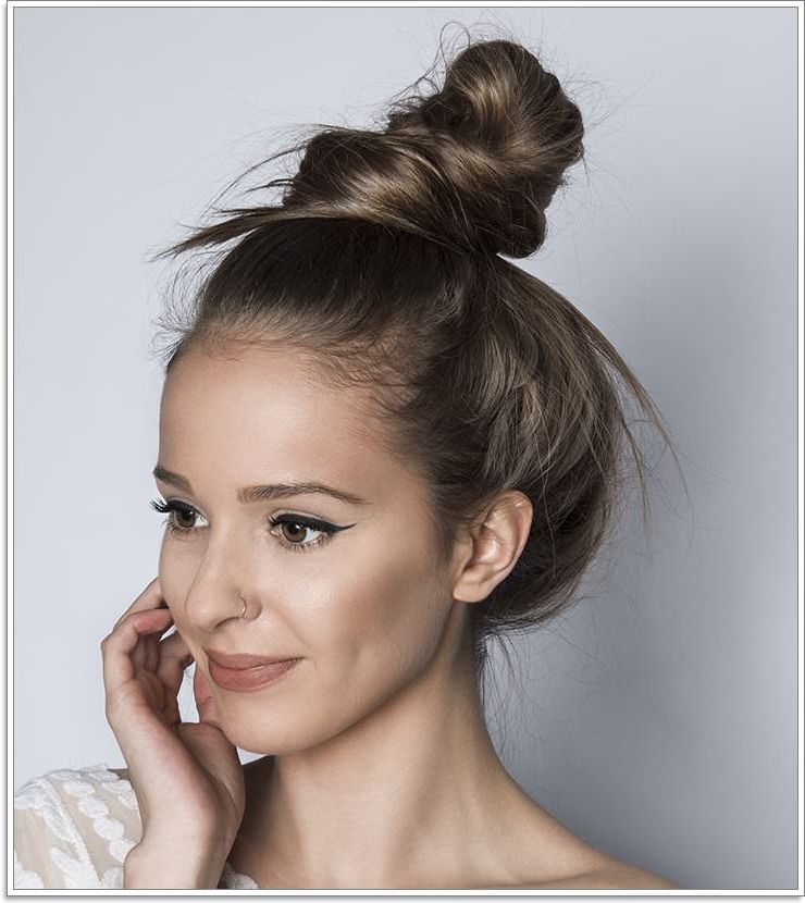 36 Fuss Free Messy Buns You Can Rock From Day To Night Within Sky High Pony Updo Hairstyles (View 25 of 25)