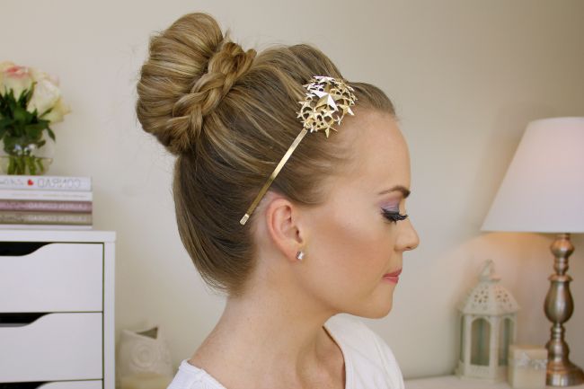 Braid Wrapped High Bun Within Recent Braid Wrapped High Bun Hairstyles (View 6 of 25)