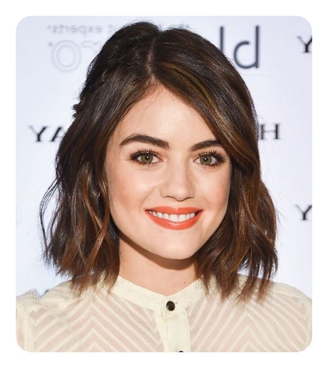 112 Best Blunt Bob Hairstyles For The Year 2019 – Style Easily In Blunt Wavy Bob Hairstyles With Center Part (Photo 3 of 25)