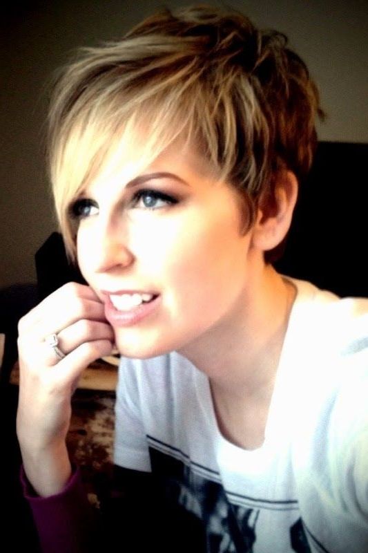 26 Simple Hairstyles For Short Hair 2020 For Trendy Pixie Haircuts With Vibrant Highlights (Photo 19 of 25)