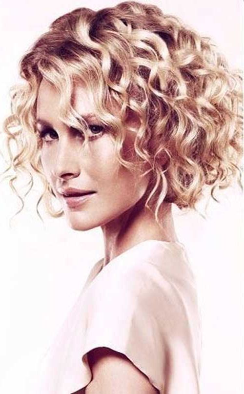 30+ Latest Curly & Blonde Hair Pics We Adore Intended For Curls And Blonde Highlights Hairstyles (View 16 of 25)