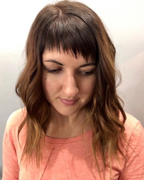 38 Chic Medium Length Wavy Hairstyles In 2019 Intended For Loose Flowy Curls Hairstyles With Long Side Bangs (View 7 of 25)