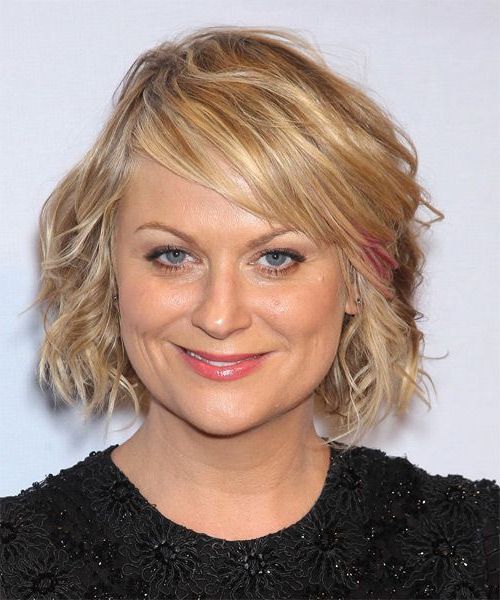 Amy Poehler Short Wavy Blonde Hairstyle With Side Swept For Volumized Curly Bob Hairstyles With Side Swept Bangs (View 2 of 25)