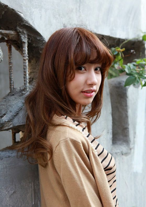 Asian Girls Shoulder Length Wavy Hairstyle With Full Bangs Pertaining To Medium Length Bob Asian Hairstyles With Long Bangs (View 22 of 25)