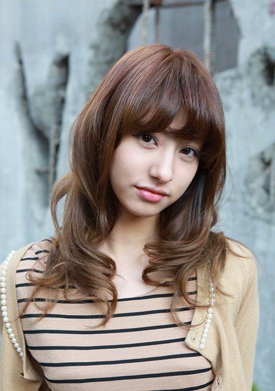Asian Girls Shoulder Length Wavy Hairstyle With Full Bangs Regarding Asian Medium Hairstyles With Textured Waves (Photo 12 of 25)