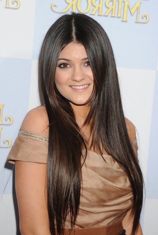 Kylie Jenner Sleek Haircuts For Long Hair – Hairstyles Weekly With Sleek Straight And Long Layers Hairstyles (View 21 of 25)