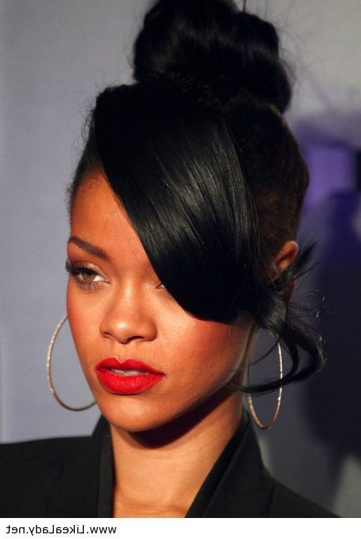 Rihanna High Bun – Side Swept Bangs In 2019 | Rihanna Intended For Sleek High Bun Hairstyles With Side Sweep (Photo 1 of 25)