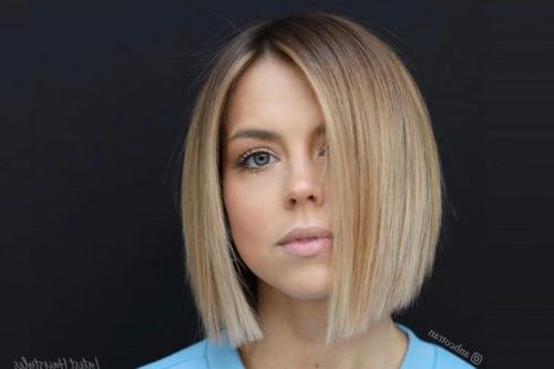 These 14 Blunt Cut Bob Haircuts Are Trending In 2019 Inside Blunt Wavy Bob Hairstyles With Center Part (View 6 of 25)