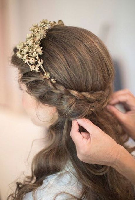 Wedding Hair Idea: Beachy Loose Curls – Kristin Bell's With Braided Bun Hairstyles With Puffy Crown (Photo 10 of 25)