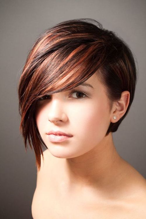 18 Impressive Side Swept Short Hairstyles For Women Throughout Asymmetrical Side Sweep Hairstyles (View 15 of 25)