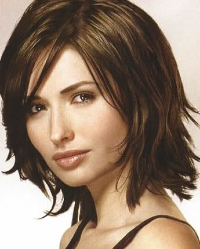 25 Awesome Medium Length Haircuts For Shoulder Length Choppy Hairstyles (Photo 19 of 25)