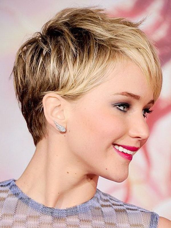 25 Beautiful Short Haircuts For Round Faces 2017 Throughout Cropped Haircuts For A Round Face (Photo 12 of 25)