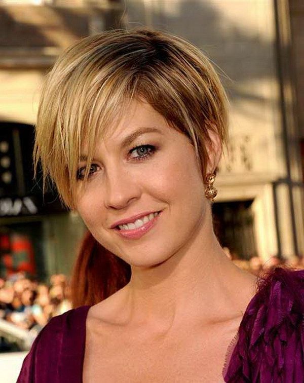 25 Beautiful Short Haircuts For Round Faces 2017 With Regard To Cropped Haircuts For A Round Face (View 24 of 25)