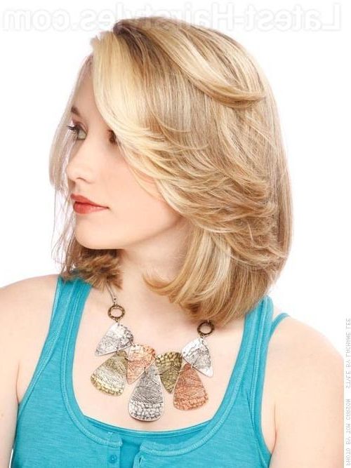 33 Most Flattering Hairstyles For Round Faces | Feathered Inside Short Flip Haircuts For A Round Face (Photo 16 of 25)