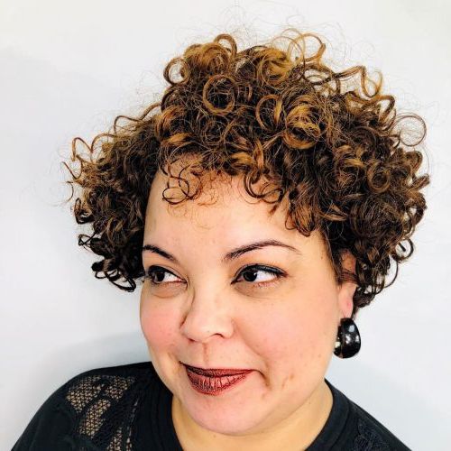 33 Most Flattering Hairstyles For Round Faces Of 2019 Within Curly Hairstyles For Round Faces (Photo 20 of 25)