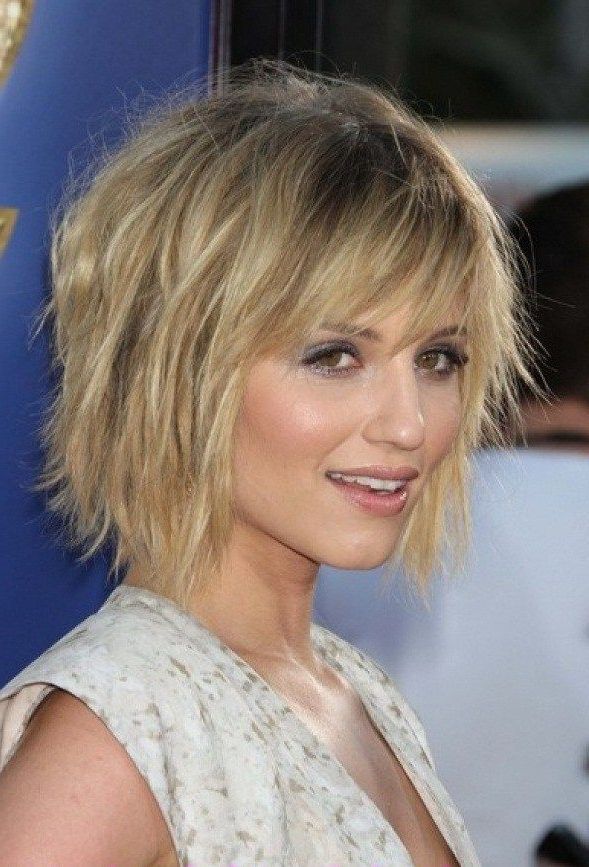 40 Choppy Hairstyles To Try For Charismatic Looks | Short For Short Chopped Bob Hairstyles With Straight Bangs (Photo 11 of 25)